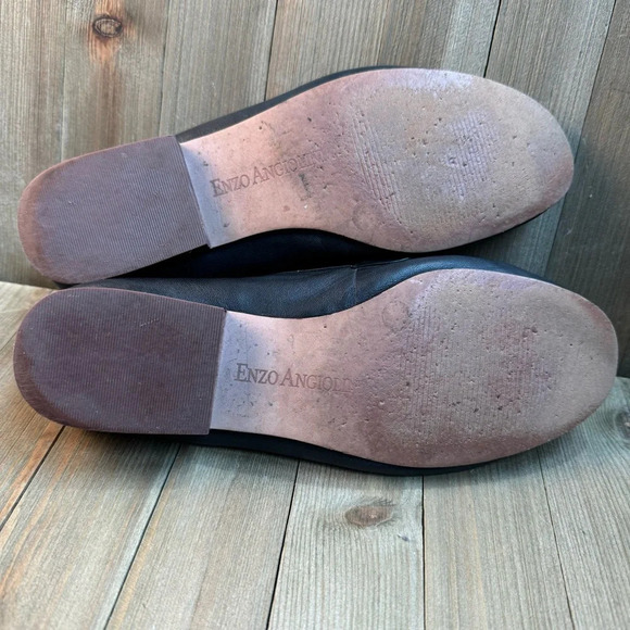 Enzo Angiolini Women’s Flat Black‎ Leather Loafers with Gold Bar Detail size 6.5 - Picture 3 of 9